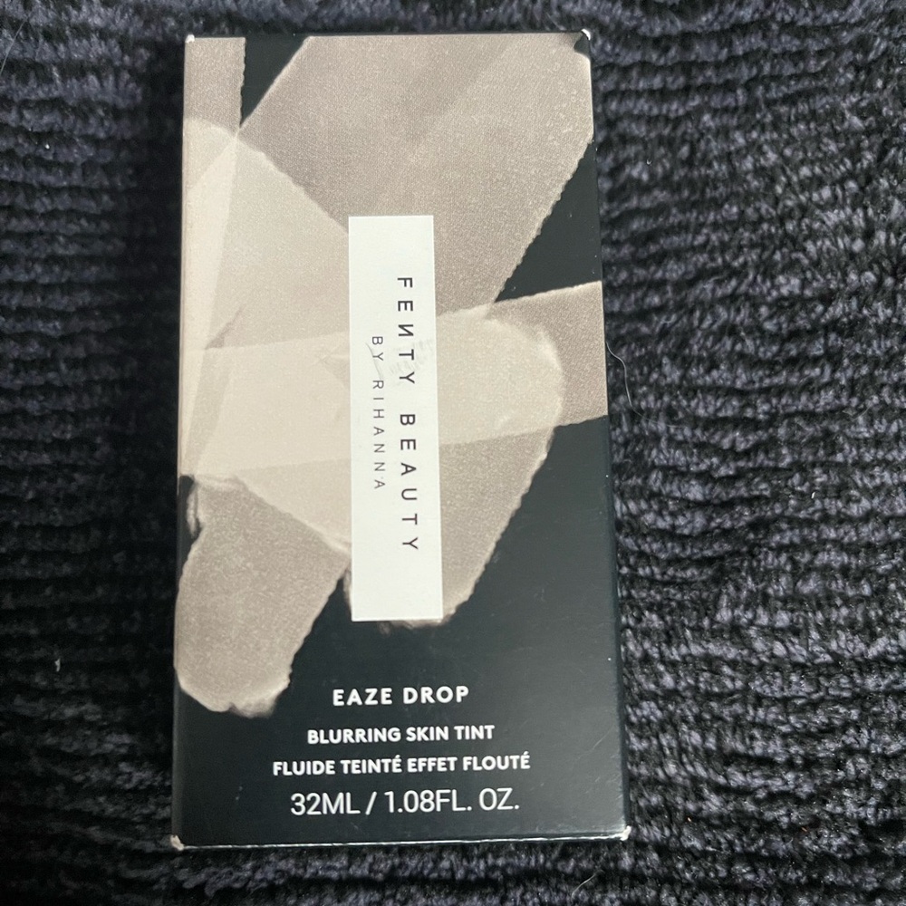 Fenty 23 Eaze Drop Blurring Skin Tint - Picture 2 of 4
